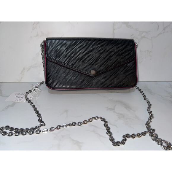 Louis Vuitton Epi Leather Chain Crossbody Bag – Elegant & Timeless - Picture 1 of 12